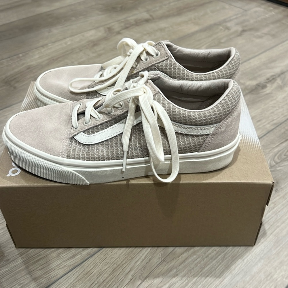 Excellent condition worn ones vans sneakers